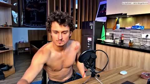 Fansly and Instagram -  online show from 04/10/26, 10:31