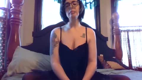 Snapshot of orphyx chatting on 01/12/25, 06:05 Entropy online show from 01/12/25, 06:05