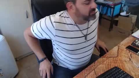 Snapshot of oscar_msng chatting on 06/05/26, 04:13 Oscar online show from 06/05/26, 04:13