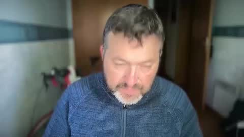 Snapshot of oscarbcncat chatting on 04/13/26, 01:38 oscarbcncat online show from 04/13/26, 01:38