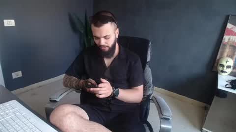 Snapshot of oscarwills chatting on 07/03/26, 04:30 OscarWills online show from 07/03/26, 04:30