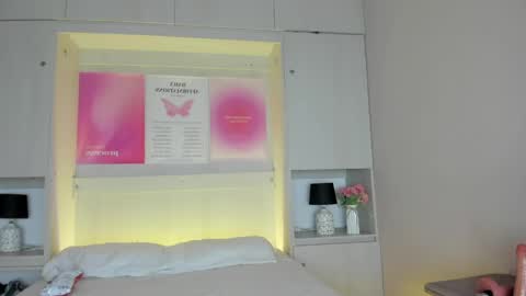 oshun_444 online show from 04/04/26, 12:02