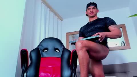 Snapshot of oskar_ford21 chatting on 03/04/25, 04:20 Oskar Ford NEW ACCOUNT online show from 03/04/25, 04:20