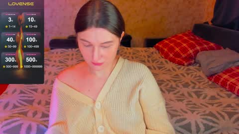 Snapshot of oskar_fucker chatting on 12/23/24, 10:32 Leliana online show from 12/23/24, 10:32