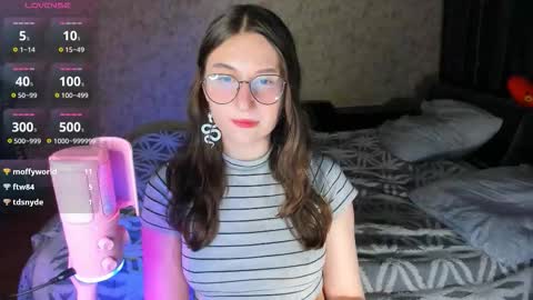 Snapshot of oskar_fucker chatting on 09/21/25, 03:41 Leliana online show from 09/21/25, 03:41