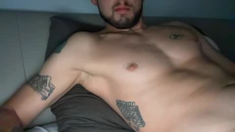 Snapshot of oskarjosefhula chatting on 07/05/26, 02:35 oskarito online show from 07/05/26, 02:35