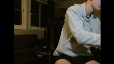 Snapshot of oskarlk chatting on 11/01/25, 06:43 Oskar online show from 11/01/25, 06:43