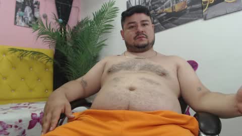 Snapshot of oso_gael chatting on 12/21/24, 06:02 Bear Gael online show from 12/21/24, 06:02