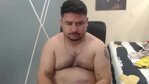 Snapshot of oso_gael chatting on 01/22/25, 05:49 Bear Gael online show from 01/22/25, 05:49