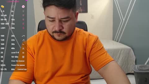 Snapshot of oso_gael chatting on 02/28/25, 05:48 Bear Gael online show from 02/28/25, 05:48