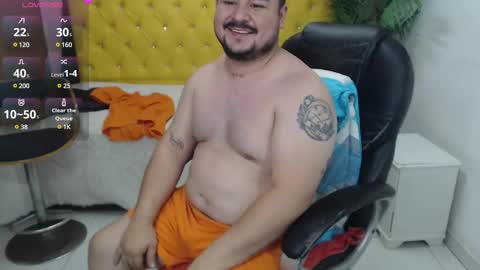 Snapshot of oso_gael chatting on 03/07/25, 05:49 Bear Gael online show from 03/07/25, 05:49