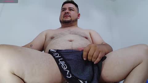 Snapshot of oso_gael chatting on 09/25/25, 06:22 Bear Gael online show from 09/25/25, 06:22