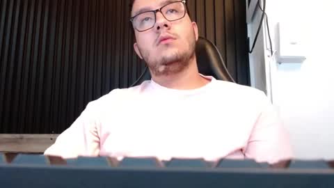 Snapshot of osomalicioso chatting on 09/27/25, 04:50 juan online show from 09/27/25, 04:50