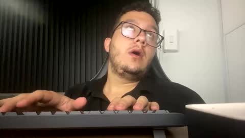 Snapshot of osomalicioso chatting on 09/30/25, 05:12 juan online show from 09/30/25, 05:12