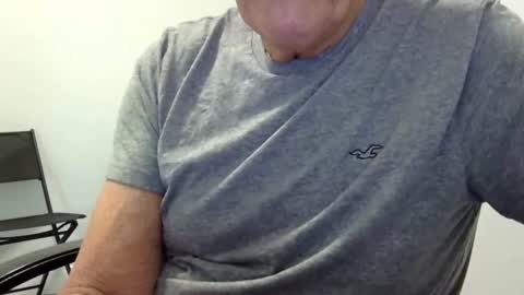 Snapshot of ossibottom chatting on 05/23/26, 08:24 Ossi online show from 05/23/26, 08:24