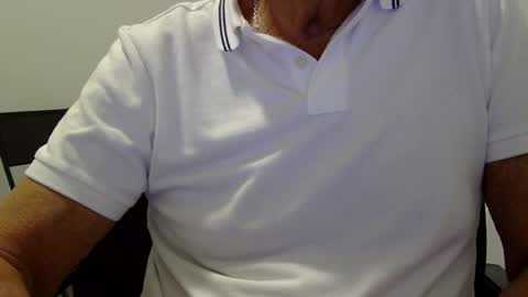 Snapshot of ossibottom chatting on 06/14/26, 01:25 Ossi online show from 06/14/26, 01:25