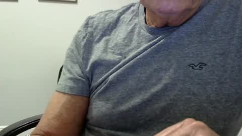 Snapshot of ossibottom chatting on 06/22/26, 03:25 Ossi online show from 06/22/26, 03:25