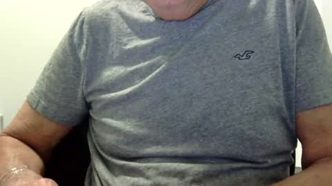 Snapshot of ossibottom chatting on 07/03/26, 02:29 Ossi online show from 07/03/26, 02:29