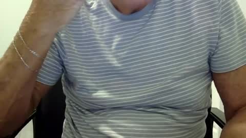 Snapshot of ossibottom chatting on 07/04/26, 08:59 Ossi online show from 07/04/26, 08:59