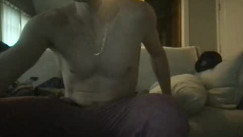 Snapshot of ossignol_xxx chatting on 01/31/25, 11:35 rossignol online show from 01/31/25, 11:35