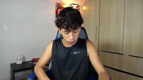 Snapshot of ostin_18hot chatting on 12/18/24, 02:32 ostin 18hot online show from 12/18/24, 02:32