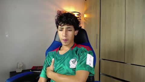 Snapshot of ostin_18hot chatting on 12/19/24, 12:45 ostin 18hot online show from 12/19/24, 12:45