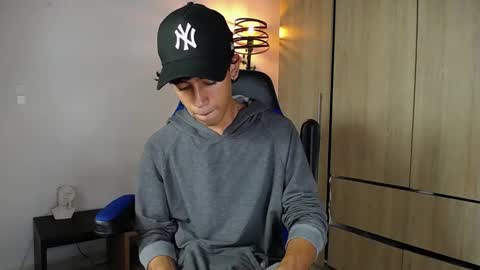 Snapshot of ostin_18hot chatting on 12/21/24, 07:38 ostin 18hot online show from 12/21/24, 07:38