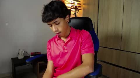 Snapshot of ostin_18hot chatting on 12/28/24, 02:43 ostin 18hot online show from 12/28/24, 02:43