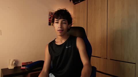 Snapshot of ostin_18hot chatting on 01/03/25, 09:26 ostin 18hot online show from 01/03/25, 09:26