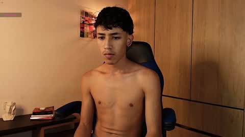 Snapshot of ostin_18hot chatting on 01/07/25, 03:35 ostin 18hot online show from 01/07/25, 03:35