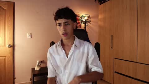 Snapshot of ostin_18hot chatting on 01/10/25, 02:04 ostin 18hot online show from 01/10/25, 02:04