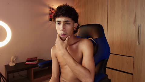 Snapshot of ostin_18hot chatting on 01/14/25, 05:30 ostin 18hot online show from 01/14/25, 05:30