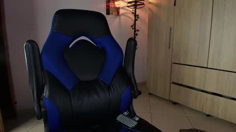 Snapshot of ostin_18hot chatting on 01/16/25, 04:49 ostin 18hot online show from 01/16/25, 04:49