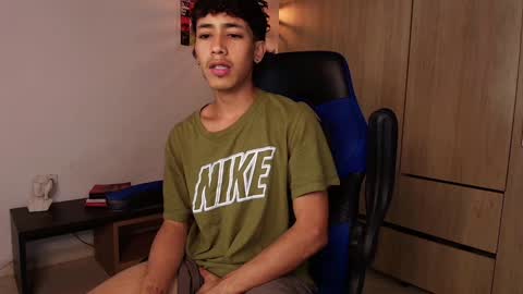 Snapshot of ostin_18hot chatting on 01/19/25, 01:10 ostin 18hot online show from 01/19/25, 01:10