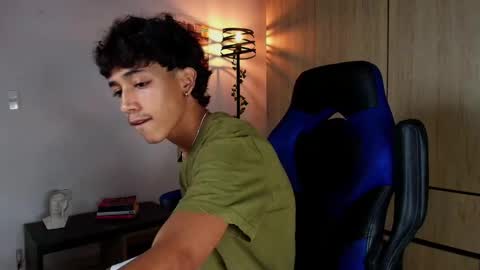 Snapshot of ostin_18hot chatting on 02/09/25, 01:22 ostin 18hot online show from 02/09/25, 01:22