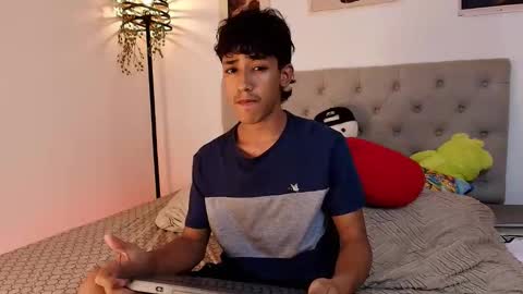 Snapshot of ostin_18hot chatting on 10/28/25, 03:21 ostin 18hot online show from 10/28/25, 03:21