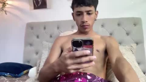 Snapshot of ostin_18hot chatting on 11/25/25, 03:50 ostin 18hot online show from 11/25/25, 03:50