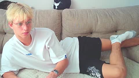 Snapshot of ostin_meoww chatting on 12/07/24, 07:49 Ostin online show from 12/07/24, 07:49