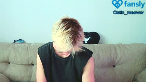 Snapshot of ostin_meoww chatting on 01/12/25, 08:25 Ostin online show from 01/12/25, 08:25