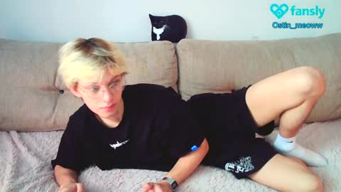 Snapshot of ostin_meoww chatting on 01/28/25, 07:11 Ostin online show from 01/28/25, 07:11