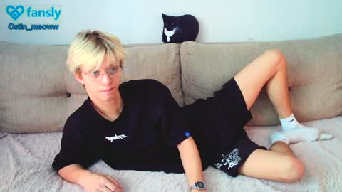 Snapshot of ostin_meoww chatting on 01/29/25, 07:04 Ostin online show from 01/29/25, 07:04