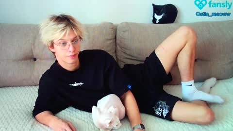 Snapshot of ostin_meoww chatting on 02/23/25, 06:49 Ostin online show from 02/23/25, 06:49