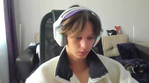 Snapshot of ostin_meoww chatting on 09/14/25, 04:44 Ostin online show from 09/14/25, 04:44