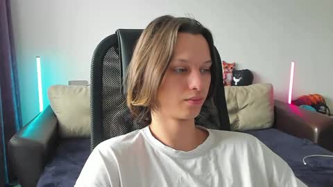 Snapshot of ostin_meoww chatting on 05/17/26, 08:55 Ostin online show from 05/17/26, 08:55