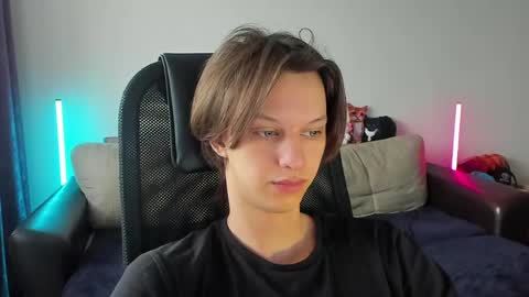 Snapshot of ostin_meoww chatting on 05/21/26, 06:31 Ostin online show from 05/21/26, 06:31