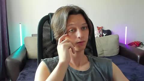 Snapshot of ostin_meoww chatting on 06/05/26, 09:04 Ostin online show from 06/05/26, 09:04