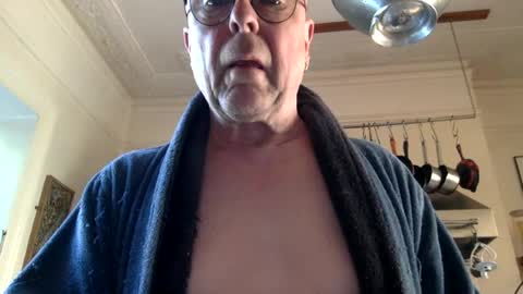 Snapshot of ottodick chatting on 06/14/26, 07:10 Otto online show from 06/14/26, 07:10