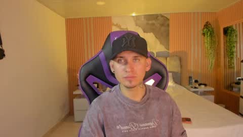 Snapshot of owen_drake chatting on 05/02/26, 04:50 Owen Drak online show from 05/02/26, 04:50