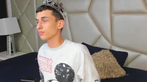 owen_stone1 online show from 03/12/25, 11:31