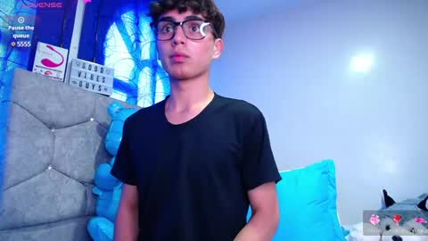 Snapshot of owenblue__ chatting on 12/06/24, 01:33 Owen Independent model online show from 12/06/24, 01:33